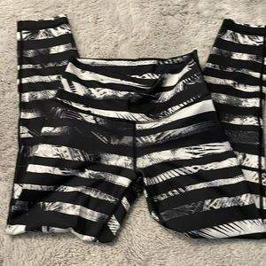 Lululemon high waisted 7/8. Size 6